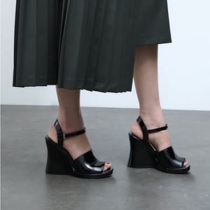ZARA FAUX PATENT LEATHER WEDGE SANDALS